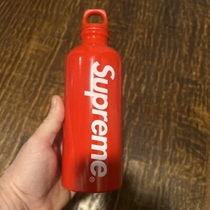 SS18 Supreme SIGG Traveller 0.6L Water Bottle Red - Picture 1 of 3