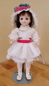 Muñeca Degas vintage de Madame Alexander con soporte y en la caja original - Imagen 1 de 7