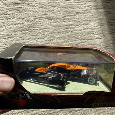 Hot Wheels Classic Bodies 2003 Pair 1932 JS Duesenberg & Bugatti 57C Cabriolet - Image 1 of 4