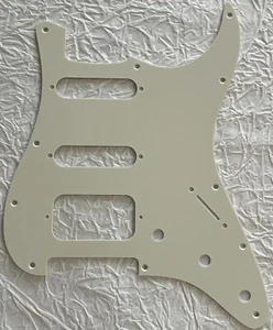 Neu ideal für Fender US Stratocaster HSS 11 Schraubenloch Gitarre Schlagbrett Pergament - Bild 1 von 5