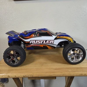 Traxxas Rustler 1/10 2WD Velineon Brushless Stadium Truck Roller TQ 2.4Ghz - Picture 1 of 19