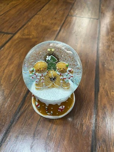 Christmas/Holiday GingerBread Snow Globe not Musical - Picture 1 of 6