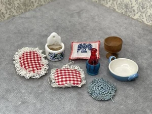 Puppenstube Salzkeller, Küchenzubehör Red Gingham Kissen - Bild 1 von 7