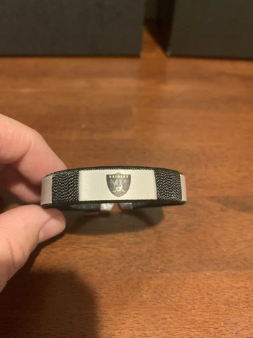 Oakland Raiders NFL Fan Band Bracelet Las Vegas LA Silver & Black Free Shipping Cover