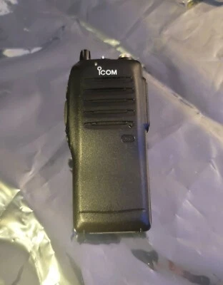 ICOM IC-F21BR PORTABLE TWO-WAY RADIO - Image 1 of 4