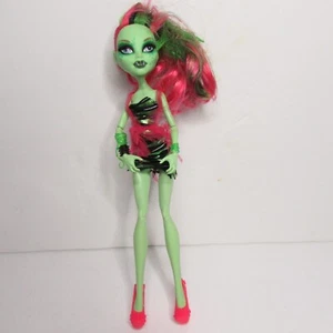 Mattel Monster High bambola Venus McFlytrap di Zombie Shake confezione da 2 FANTASTICA - Foto 1 di 5