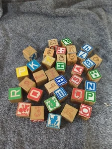 36 Stück Antik/Vintage Holz Kinder Alphabet Bausteine  - Bild 1 von 2