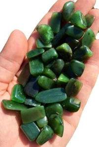 Nephrit Jade Trommelstein - polierter natürlicher Nephrit Jadekristall, Sibirien - Bild 1 von 7