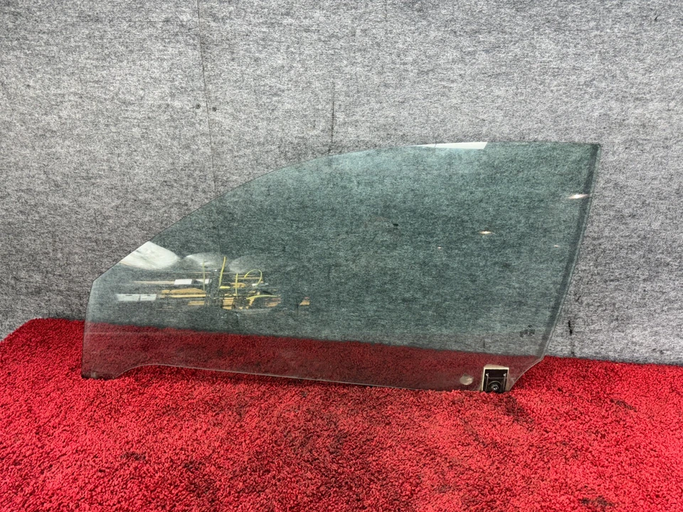 Оригинальное стекло для окна передней левой водительской двери кабриолета BMW E46 117K - Изображение 1 из 4