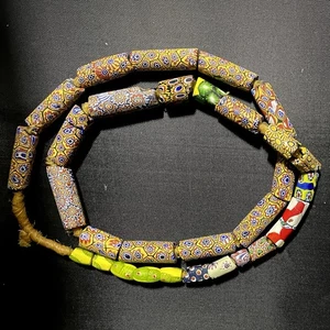 ⁣⁣⁣⁣ Afrikanische Handelsperlen Vintage Antik Venezianisches Glas Millefiori 30 Zoll - Bild 1 von 11