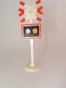 ++ B95 1:60 Siku V637 Andreaskreuz 2gleisig mit Wechselanzeige - Picture 1 of 4