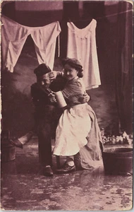 Tarjeta postal vintage de lavandería para pareja B229 - Imagen 1 de 2