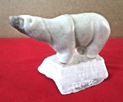 ONYX/ALABASTER POLAR BEAR ON QUARTZ ICE HANDCARVED FIGURINE 7"X3" SIGNED AZ26 - Image 1 of 4