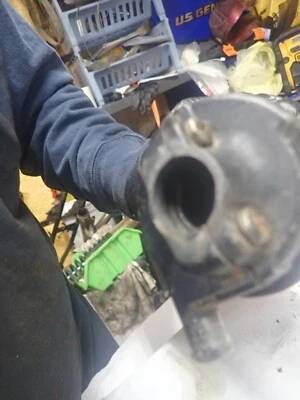 Корпус дроссельной заслонки/трубка дроссельной заслонки Yamaha YZ 125 1979 YZ125 - Изображение 1 из 4