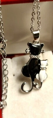 Collana ciondolo gatto smalto gattini amore catenina argento strass smaltati - Immagine 1 di 3