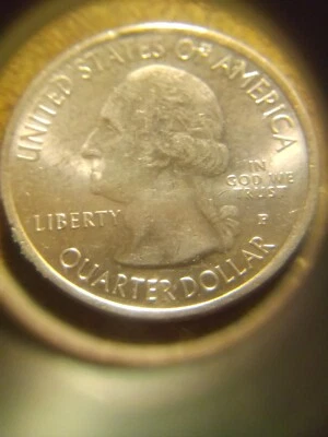 coins paper money errors us 2016P DIE CHIP ON HAT COIN ROLL HUNTER - Image 1 of 4