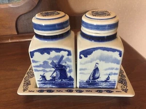  Vintage Delft Blauw 2 Gläser Kanister mit Deckel und Tablett handbemalt  - Bild 1 von 6