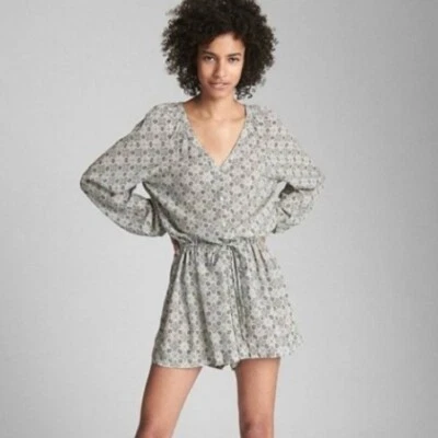 NUEVO CON ETIQUETAS GAP Mameluco Boho Negro Blanco Estampado Floral Manga Larga Con Botones XS Foto 1 de 4