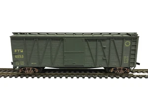 HO - Accurail 41109 40' Outside Braced Wood Boxcar Portland Terminal PTM 2053 - Bild 1 von 7