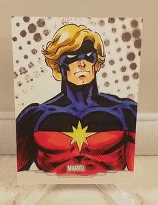 2025 Marvel Topps 1975 Aniversario Héroes, Boceto de MAR-VELL, Original Capitana Marvel - Imagen 1 de 2