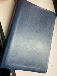 NIV Bible: New International Version, navy leather semi-yapp, poor cond binding - Picture 1 of 15