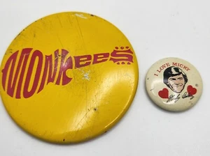 Prendedor amarillo grande vintage 1967 Monkees Mickey Dolenz y Monkees, cantidad 2 - Imagen 1 de 6