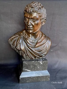 Busto in Bronzo di Imperatore Romano su base in Marmo Nero - XX sec. - Foto 1 di 6