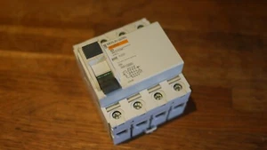 Merlin Gerin 40A RCD Multi9 - Zdjęcie 1 z 3