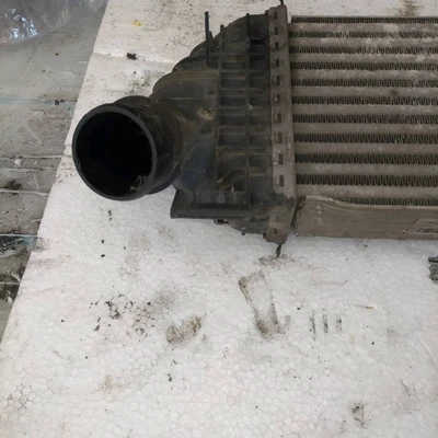 31280122 Intercambiador aire/aire  VOLVO C70 2.0D C+C 2p/d/1997cc - Imagen 1 de 4