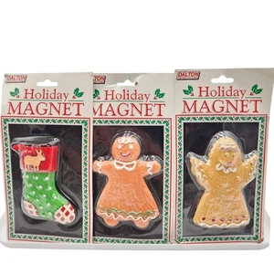 Juego de 3 imanes navideños vintage Dalton medias pan de jengibre ángel nuevos - Imagen 1 de 4