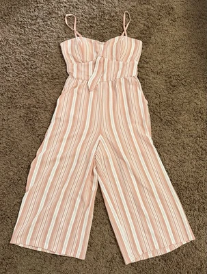 Mono midi mediano a rayas blanco y melocotón para mujer con bolsillos y correas de espagueti Foto 1 de 4