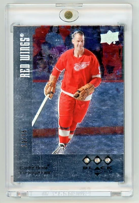 Triple reliquia UD Black Diamond Gordie Howe 2019-20/25 96-97 tributo #BD-TH Foto 1 de 2