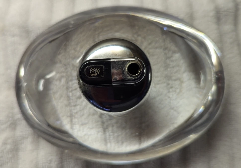 Encendedor de cristal LED Gucci Foto 1 de 4