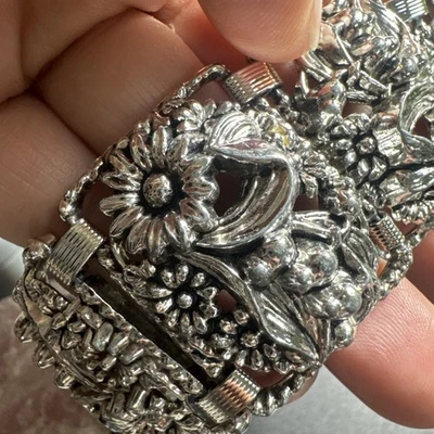 Винтажный антикварный садовый широкий цветочный браслет с ромашковой панелью Sarah Coventry 7,5 дюйма - Изображение 1 из 4