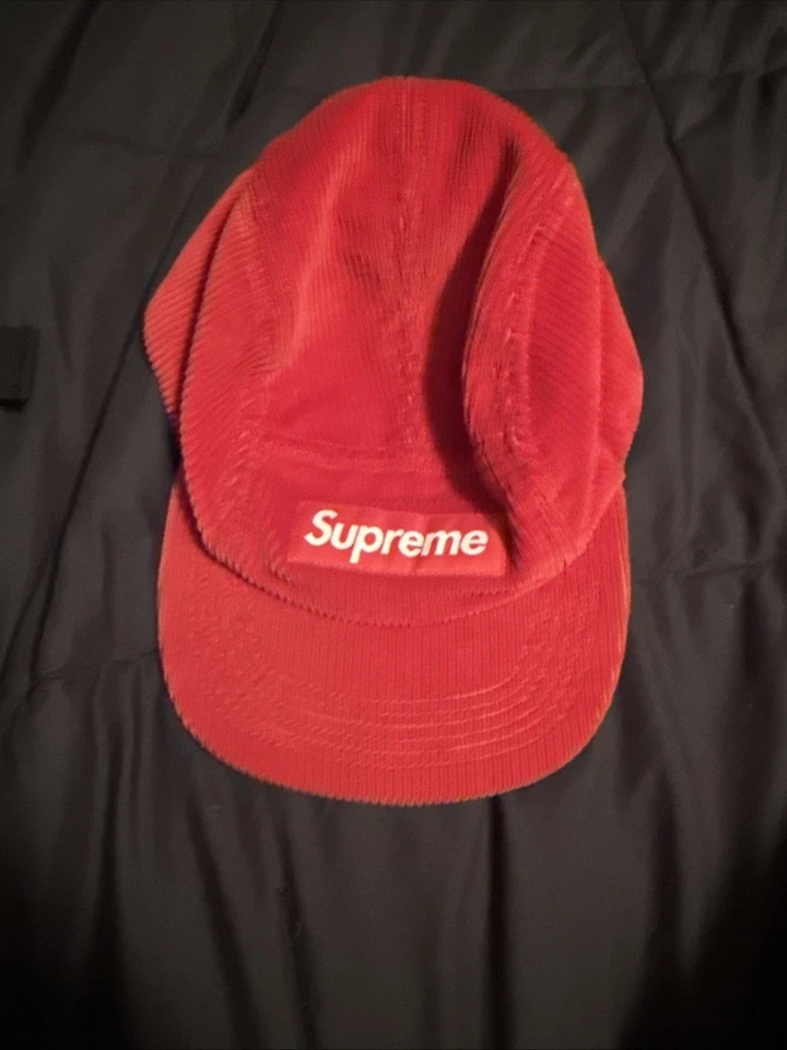 Chapéu de veludo Supreme - Imagem 1 de 1