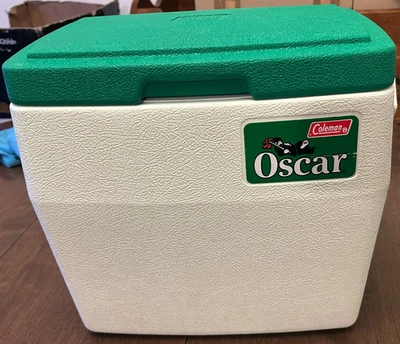 Refrigerador blanco Oscar Coleman 16 cuartos de galón vintage con tapa verde modelo 5274, EE. UU. 1984 Foto 1 de 4