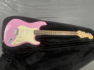 Squier Fender Electric Guitar Pink/White Beginner Band - Picture 1 of 10