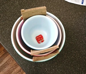 EARLY (3) PIECE SET OF THE PYREX PRIMARY*NOS* - Picture 1 of 13