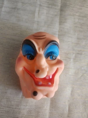 Cabeza de muñeca bruja de goma hueca aterradora de Halloween de 3,5" vintage artesanías sin pelo Foto 1 de 2