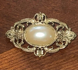 Estate Vintage 1928 Brand Hair Jewelry Clip Barrette Gold with faux pearl - Picture 1 of 4