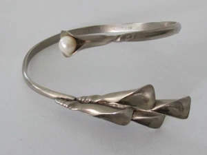 B1 Holly Stults Santa Fe Sterling Silver Artisan Cuff Floral Pearl Bracelet - Picture 1 of 8