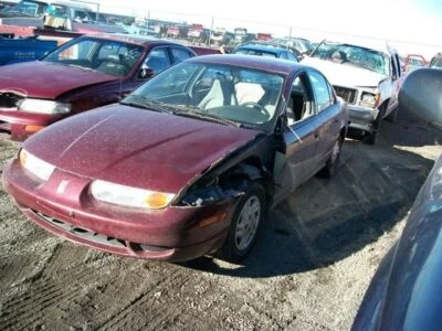 Saturn S Series 2002 sedán derecho parasol/sombra gris 141825 Foto 1 de 4