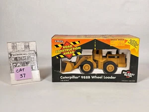 Ertl 2435 • Caterpillar • CAT 988B Wheel Loader • 1:50 Scale - Picture 1 of 7