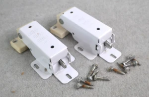 OEM White Universal Frigidaire Chest Freezer MFC05M0BW0 Hinge Assembly 216119101 - Picture 1 of 7