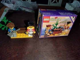 LEGO Pirates: Pirates Plunder (6237)
