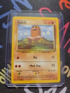DIGLETT - 47/102 - Base Set - Pokemon Card - Picture 1 of 11