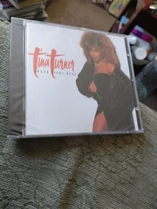 Tina Turner - Picture 1 of 2