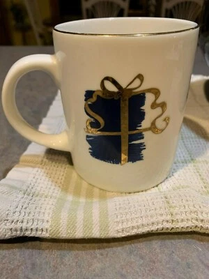 Taza con adornos dorados Taza de regalo de Navidad Regalo Café 10 Strawberry Street 12 oz  Foto 1 de 4