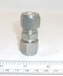 Swagelok SS-810-6-6, 316SS Reducing Union 1/2" X 3/8" TUBE OD, 2096A - Picture 1 of 3