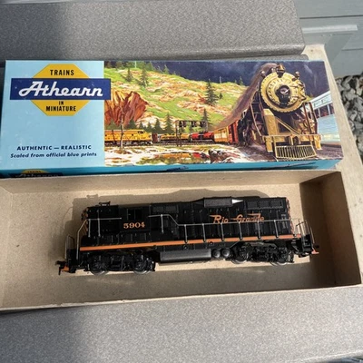 Athearn Bev-Bel 1533 HO D&RGW Rio Grande GP-9 Car#5904 Powered Locomotive Tested - Image 1 of 4